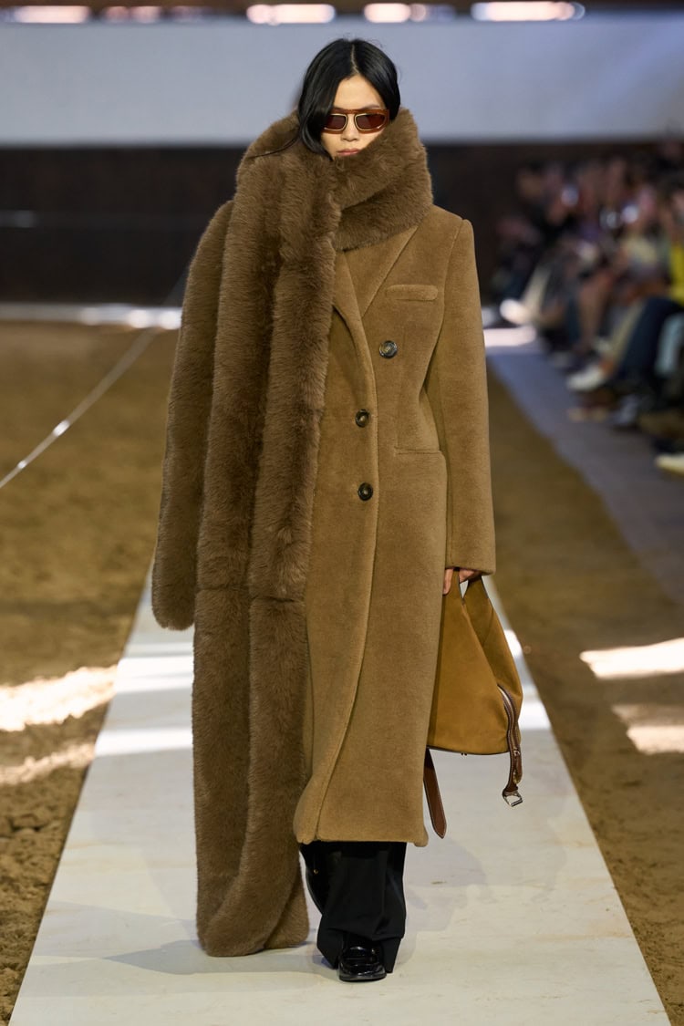 STELLA McCARTNEY 2026-27 AUTUMN WINTER_003