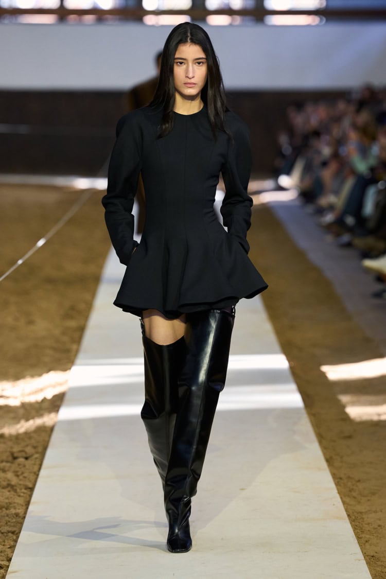 STELLA McCARTNEY 2026-27 AUTUMN WINTER_006