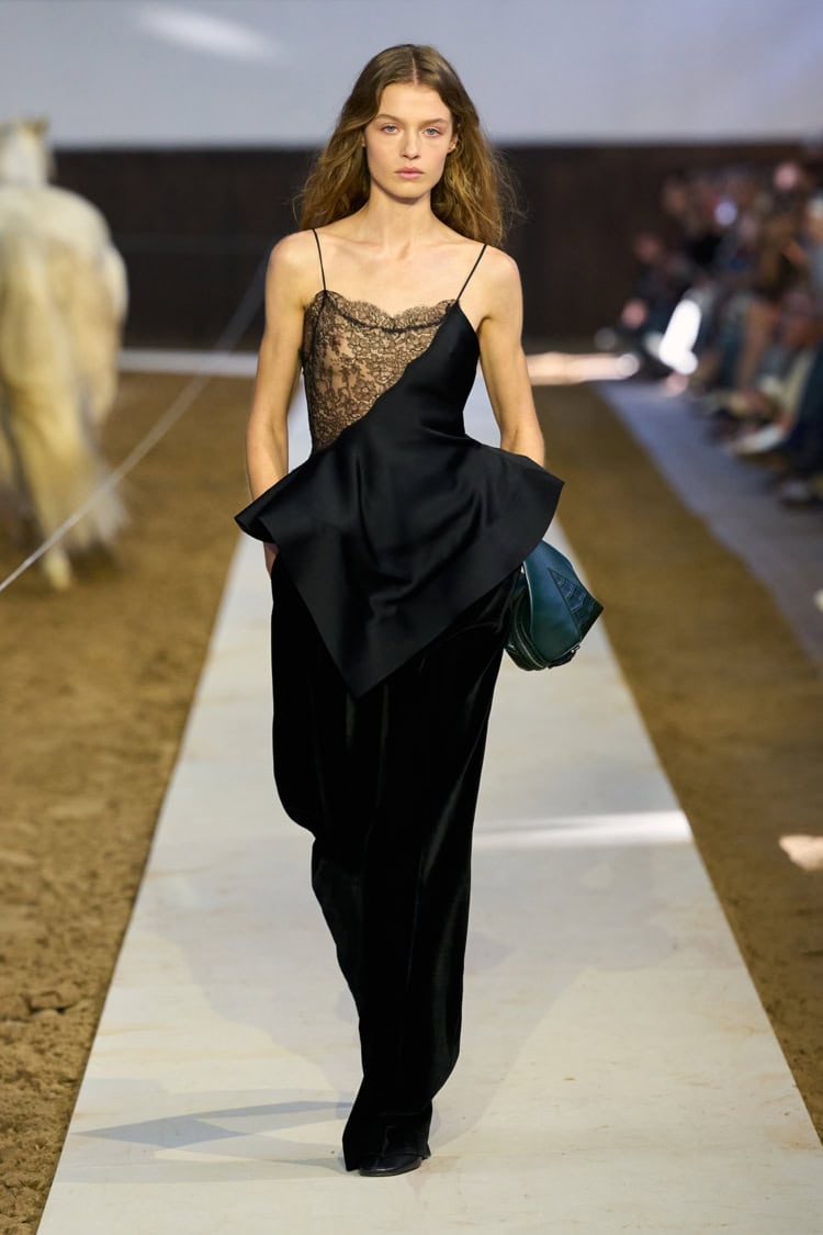 STELLA McCARTNEY 2026-27 AUTUMN WINTER_036