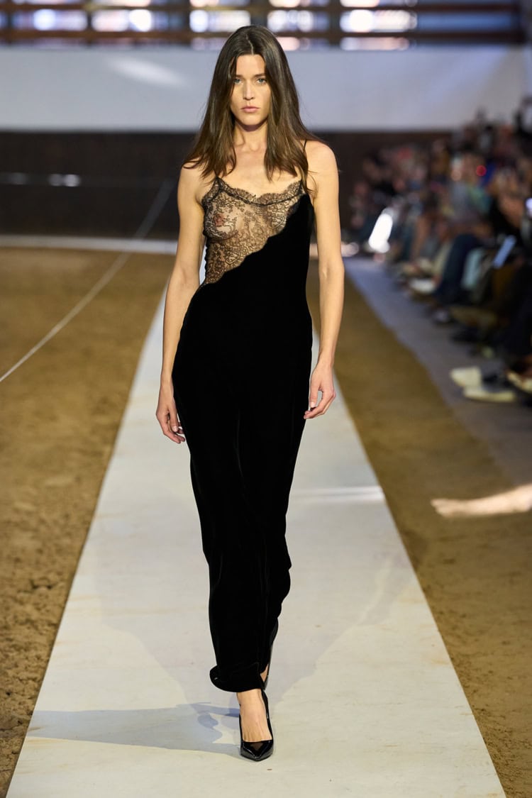 STELLA McCARTNEY 2026-27 AUTUMN WINTER_038