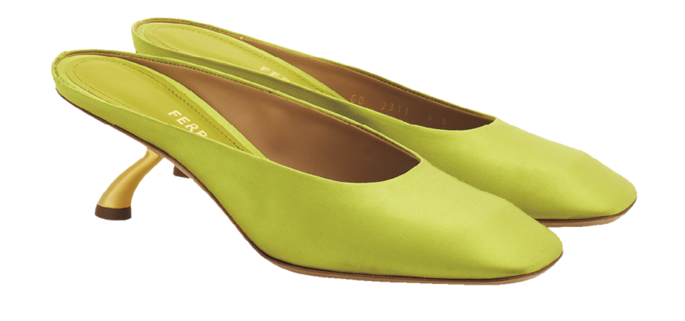 ミュール［ヒール5.5㎝］¥154,000（フェラガモ・ジャパン）