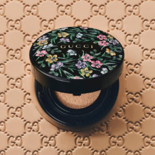 スキンケア効果も併せ持つベースメイクで新たな次元の美しさへ。グッチ エテルニテ ドゥ ボーテ クッション ファンデーション SPF35・PA＋＋＋＋ 14g 全6色 各￥11,110（グッチ ビューティー／コティジャパン）