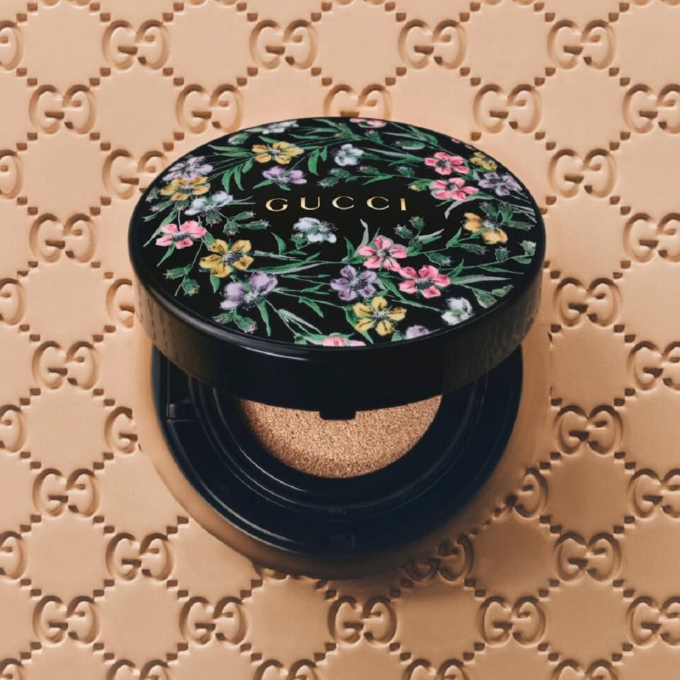 スキンケア効果も併せ持つベースメイクで新たな次元の美しさへ。グッチ エテルニテ ドゥ ボーテ クッション ファンデーション SPF35・PA＋＋＋＋ 14g 全6色 各￥11,110（グッチ ビューティー／コティジャパン）