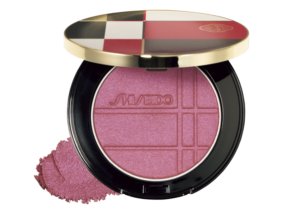 今回、なんと最多登場回数を記録したすでに名品の風格漂うアイテム。¥6,270（SHISEIDO・3月1日発売）