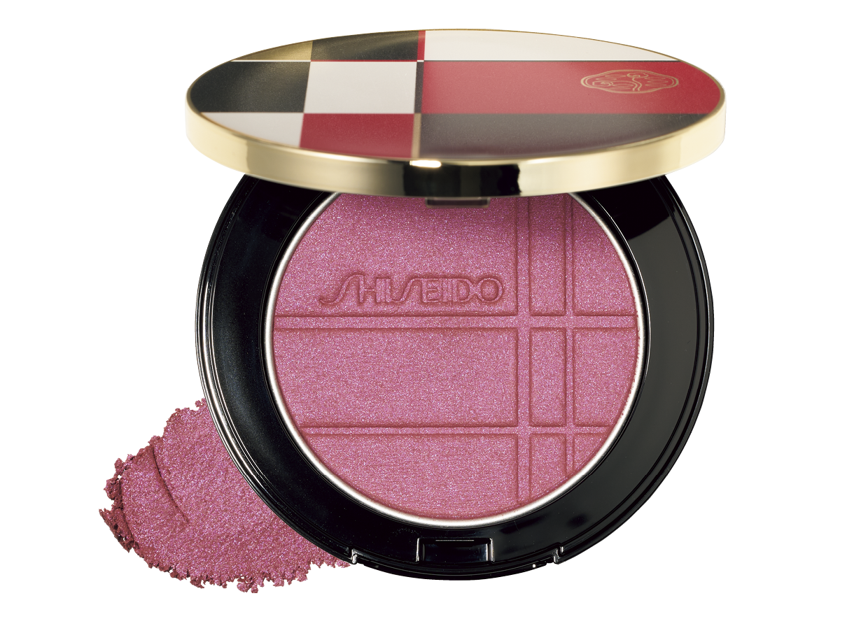 今回、なんと最多登場回数を記録したすでに名品の風格漂うアイテム。¥6,270（SHISEIDO・3月1日発売）