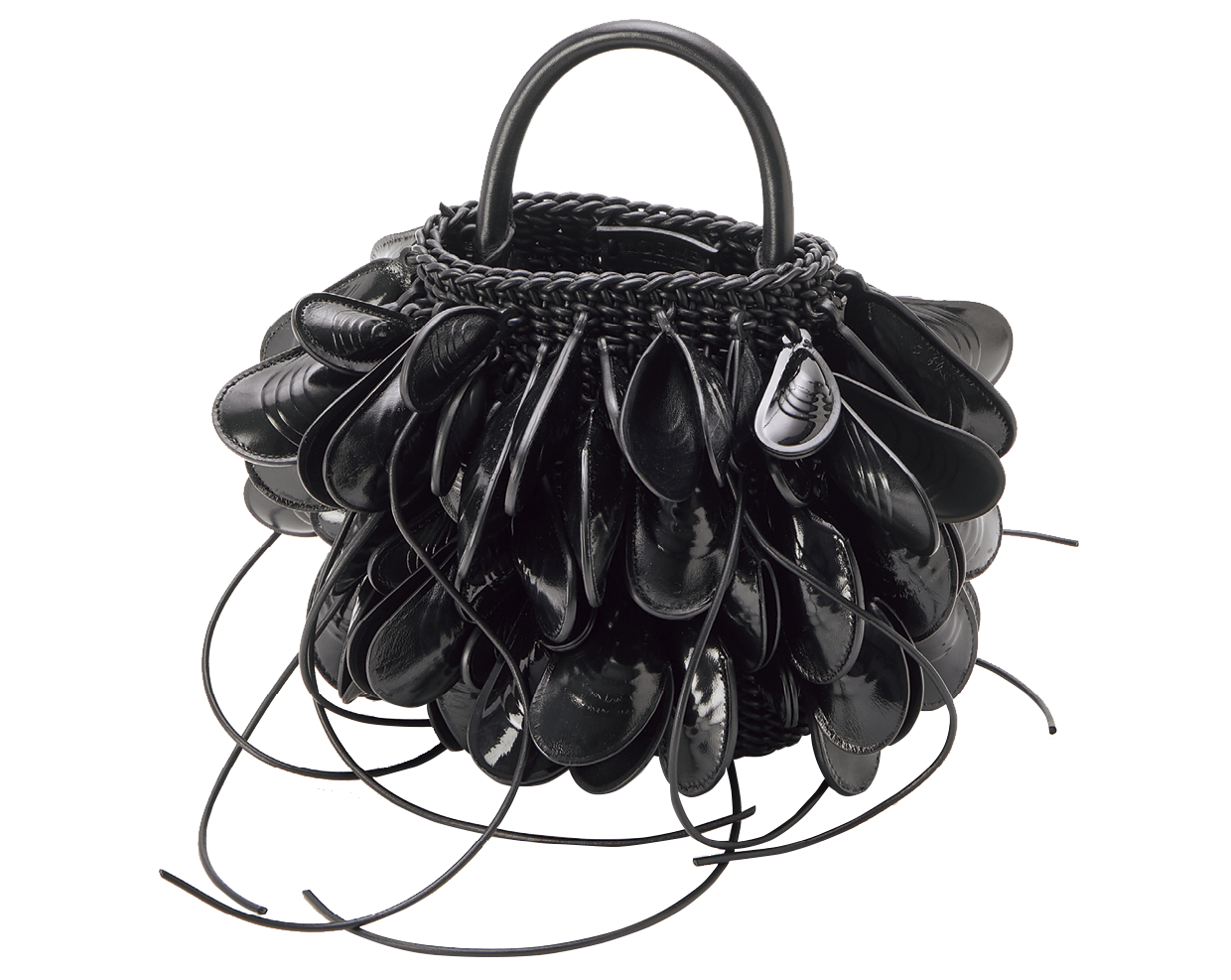 バッグ※ストラップ付き［H20×W15×D10㎝］¥1,226,500※予定価格（ロエベ／ロエベ ジャパン クライアントサービス）