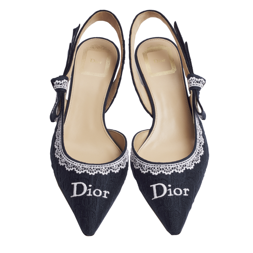 靴［ヒール3.5㎝］¥175,000（ディオール／クリスチャン ディオール）