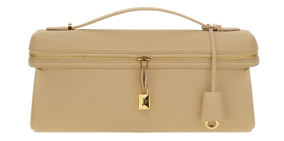 バッグ［H14×W33×D9㎝］¥690,800（ロロ・ピアーナ／ロロ・ピアーナ ジャパン）