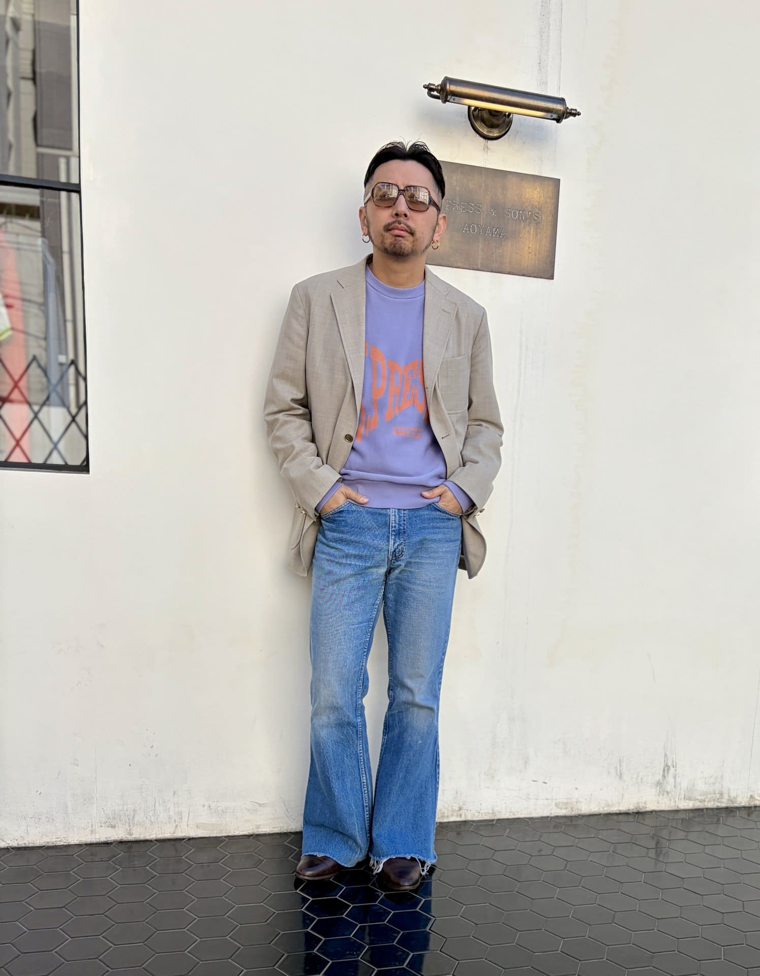 フェード感のあるスエットを合わせるだけで、ジャケットスタイルがここまで洒落るとは！ さすが黒野さん！！