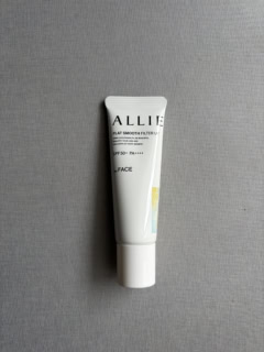 クロノビューティ フラットスムースフィルターUV SPF50+/PA++++ 30g ¥2,563※編集部調べ