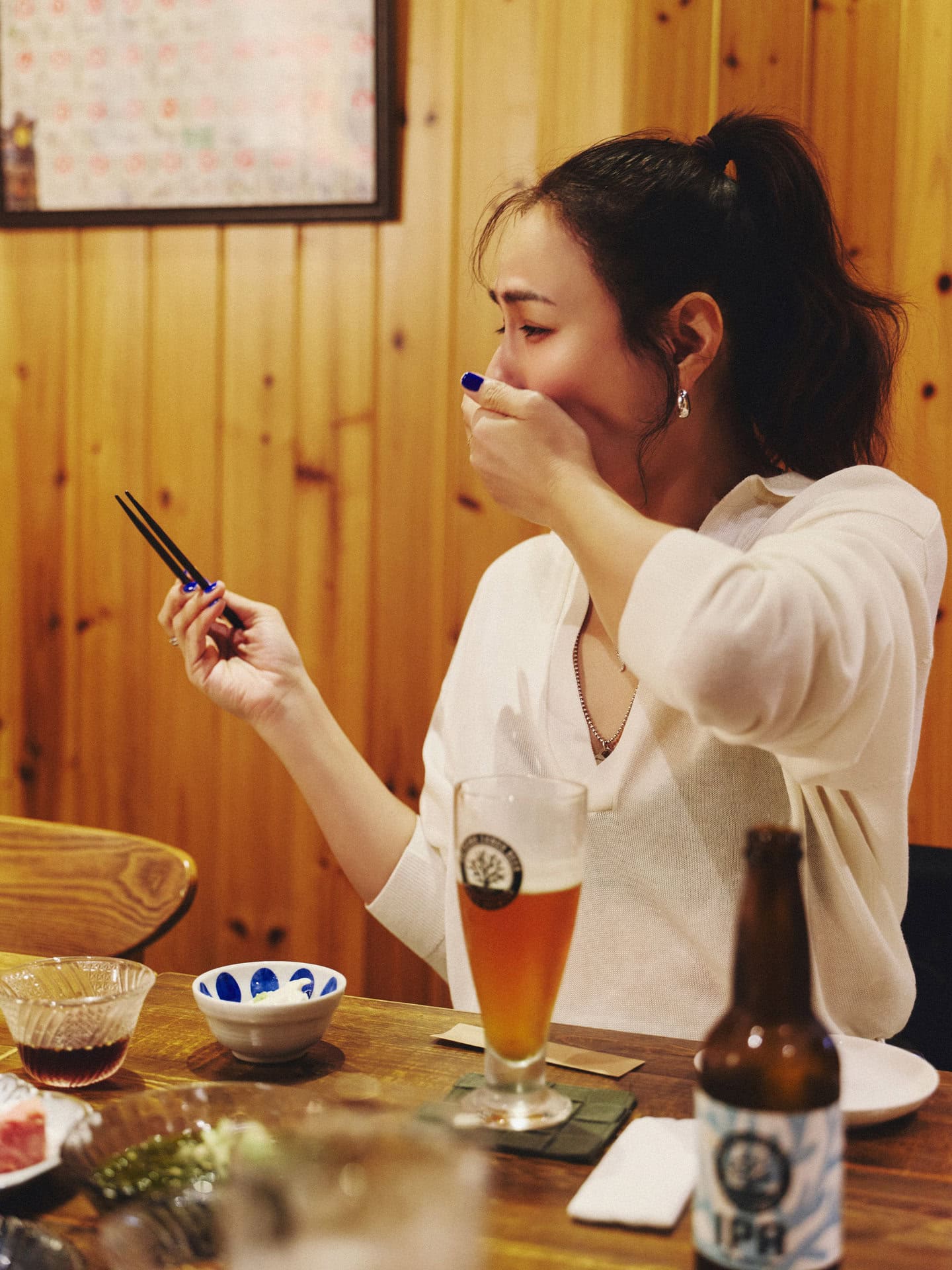 あまりのおいしさに、思わず言葉を失う佐田さん。「全メニュー制覇したいくらい！」（佐田さん）。