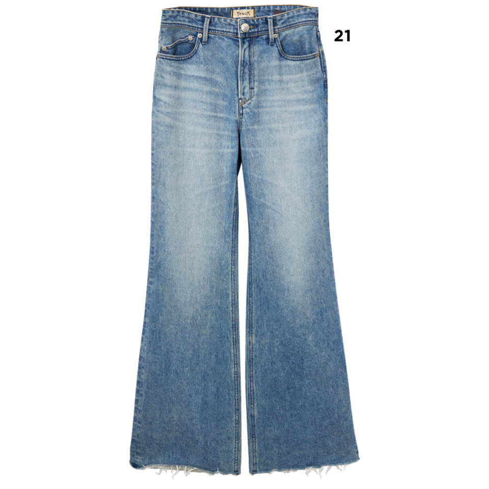 デニムパンツ￥35,200（ヤヌーク／カイタックインターナショナル）