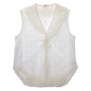 ブラウス￥59,400（マカフィー／トゥモローランド）