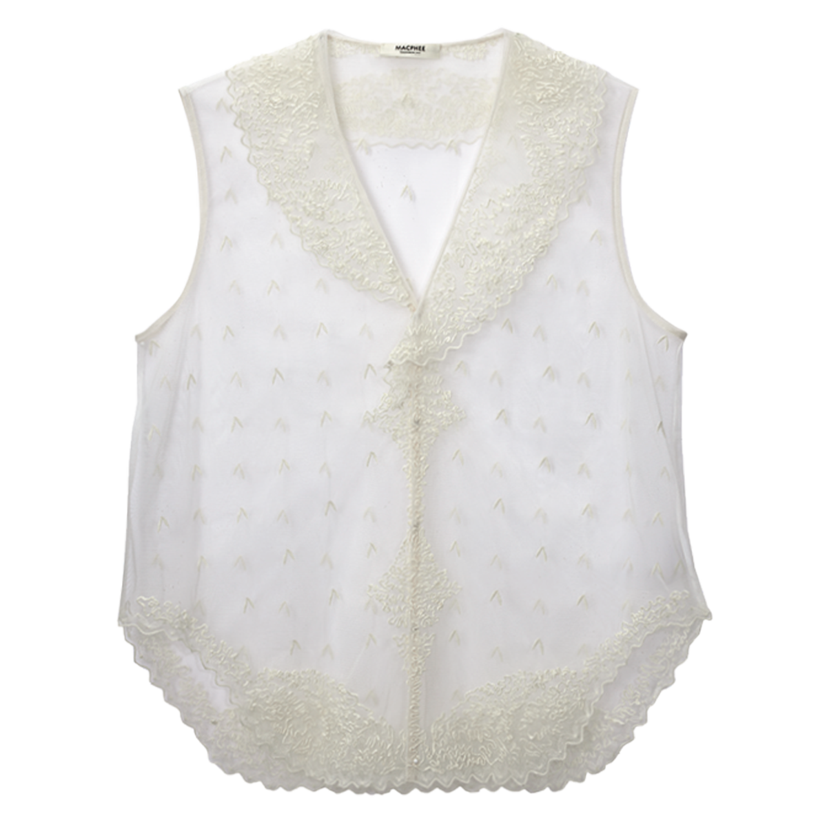 ブラウス￥59,400（マカフィー／トゥモローランド）