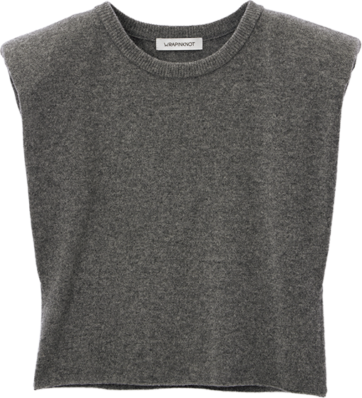 ニット￥42,900（コズ マニュファクチャード バイ ラッピンノット／ウメダニット）