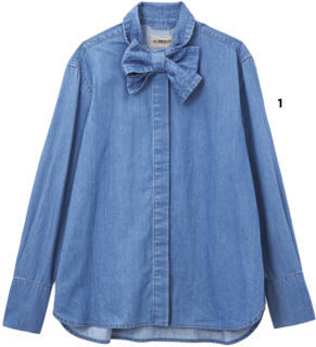 ボリュームのあるタイとしなやかな素材でキレイめに着られる。ボウタイシャツ¥37,400(オブリオ)