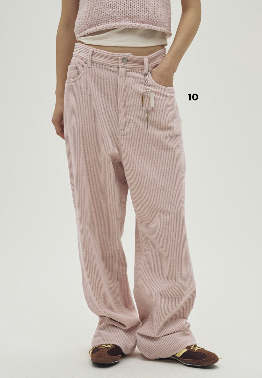 パンツ¥25,300(トゥデイフル/Life's 代官山店)