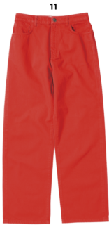 パンツ¥52,800(ローエ/ビオトープ)