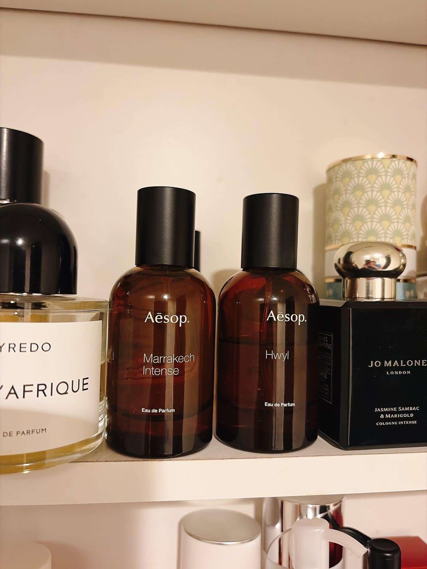 左_マラケッシュ インテンス オードパルファム 50mL￥19,030、右_ヒュイル オードパルファム 50mL￥19,030