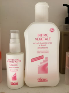 左：アルジタル デリケートハイジーンクリアミスト￥3,300、右：アルジルタル デリケートハイジーンソープ￥3,300