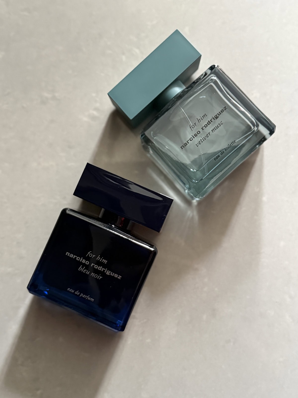 現代の男性像ってまさにひとつじゃないと思わせてくれる。左から ナルシソ ロドリゲス フォーヒム ブルーノアール オードパルファム 50mL ￥13,640、ナルシソ ロドリゲス フォーヒム ベチバー ムスク オードトワレ 50mL ￥12,430円※4月8日発売（ナルシソ ロドリゲス パルファム）