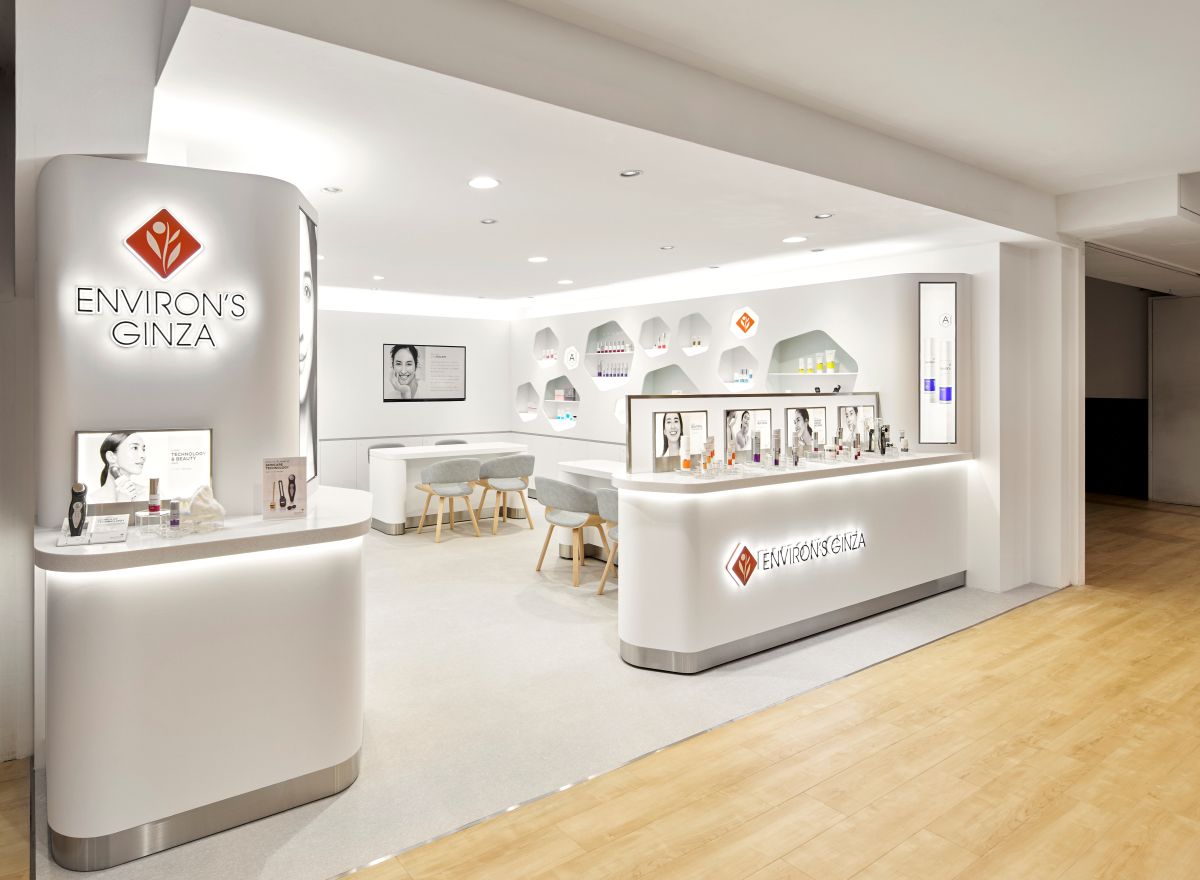 ショップではエンビロンの全ての商品のお試しも可能です。丁寧なカウンセリングもしてくれるので、初めての方でも安心！