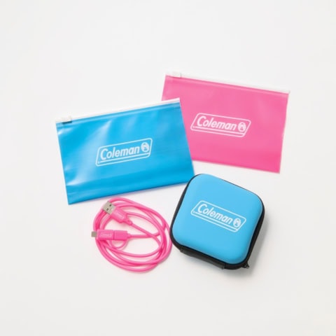 色もコンパクトさも最高【オトナミューズ特別号付録】「コールマン」ガジェットケース4点セット