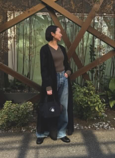 シンプルなデニムスタイルにも相性抜群。