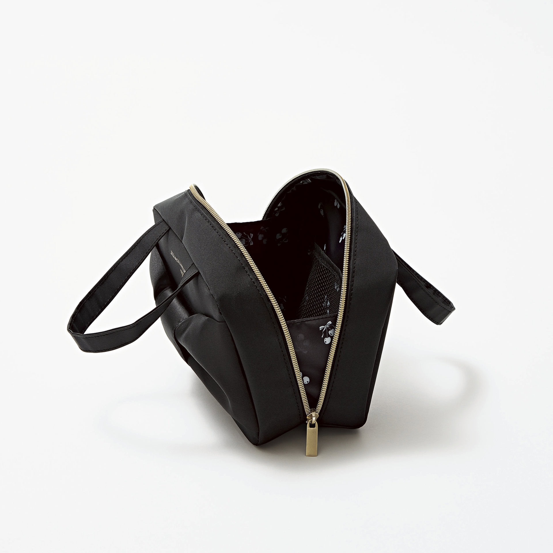 自立するから、中身も取り出しやすい。