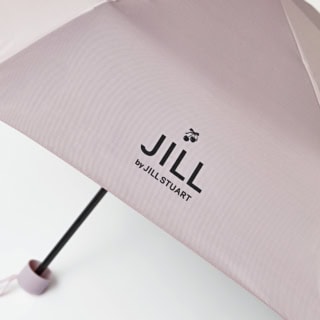 ブランドロゴ＆チェリーリボンのワンポイントが目印