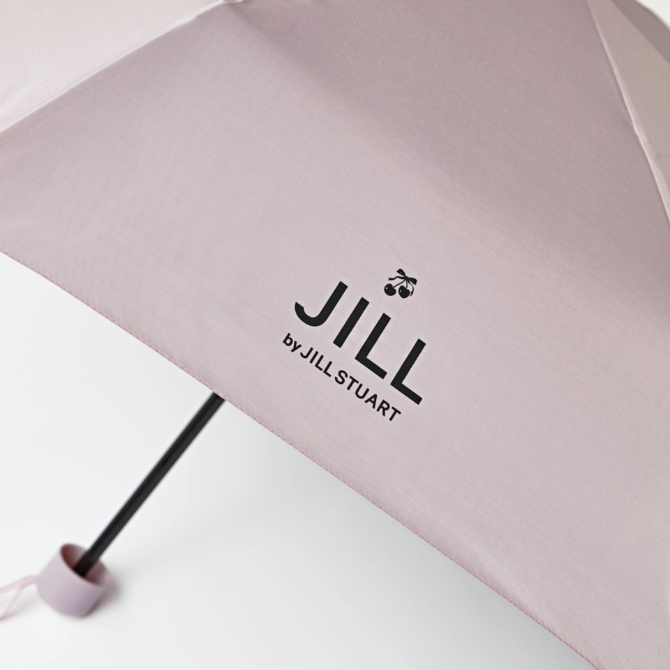 ブランドロゴ＆チェリーリボンのワンポイントが目印