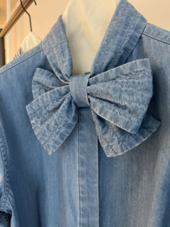 ちなみにリボンを作るとこんな感じ。味のあるデニムだと甘くなりすぎないので、メンズライク好きな筆者でもチャレンジできそう！