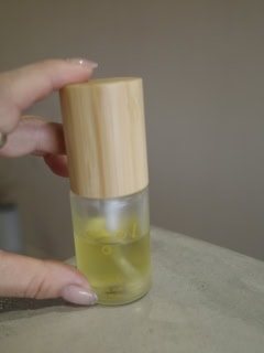 LIVING-OIL フォーヘア Lily Musk 30mL（¥4,600）