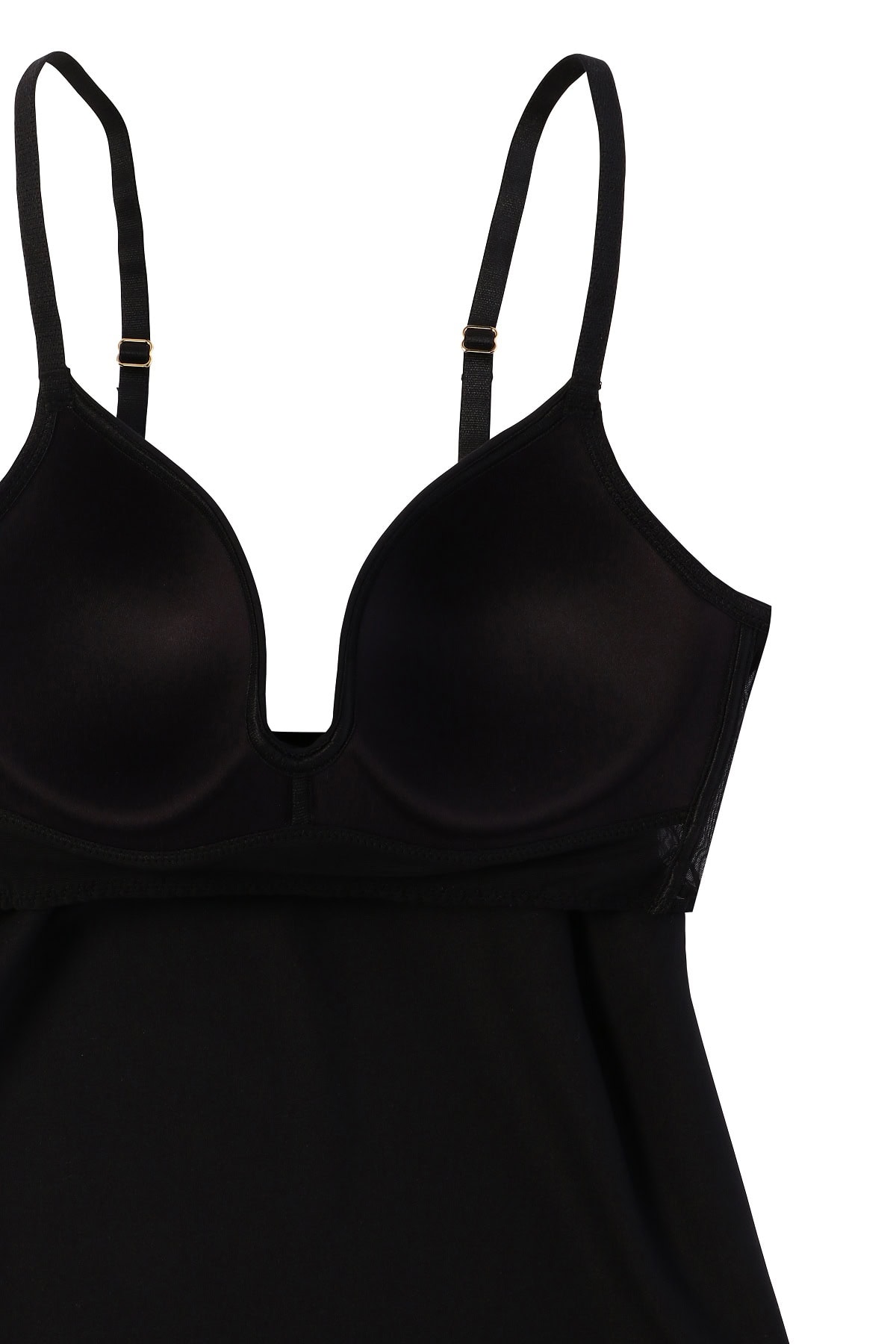 洗練されたミニマルデザインが上品。カップ付きキャミソール 全2色 ￥11,550（トリンプ）※3月25日から公式オンラインストアにて先行発売。4月1日から全国の一部百貨店、トリンプ直営の一部店舗にて一般発売