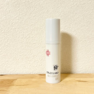 まだまだ気になる花粉や黄砂、季節の変わり目などでゆらぎさすい肌にも優しくより添ってくれる。クリニシールド UVスキンケア SPF50+・PA++++ 30g ¥5,280(ドクターシーラボ)