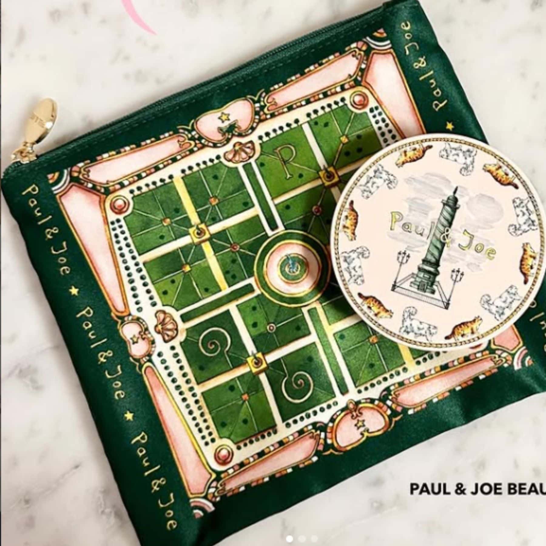 コレクターにはたまらない限定パッケージ＆ポーチつき！プロテクティング フェイス パウダー SPF50＋ PA++++ ¥5500（ポール & ジョー ボーテ）※5月1日限定発売