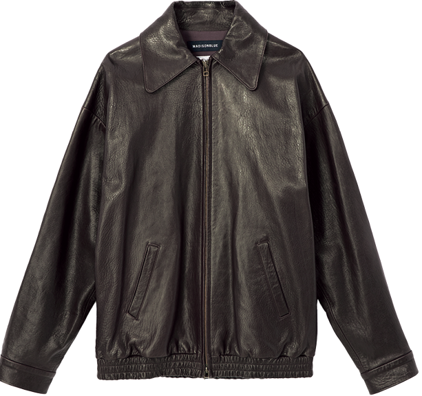 着るほどにからだになじみ、経年変化が楽しめる。ジャケット¥330,000(マディソンブルー・6月発売予定)