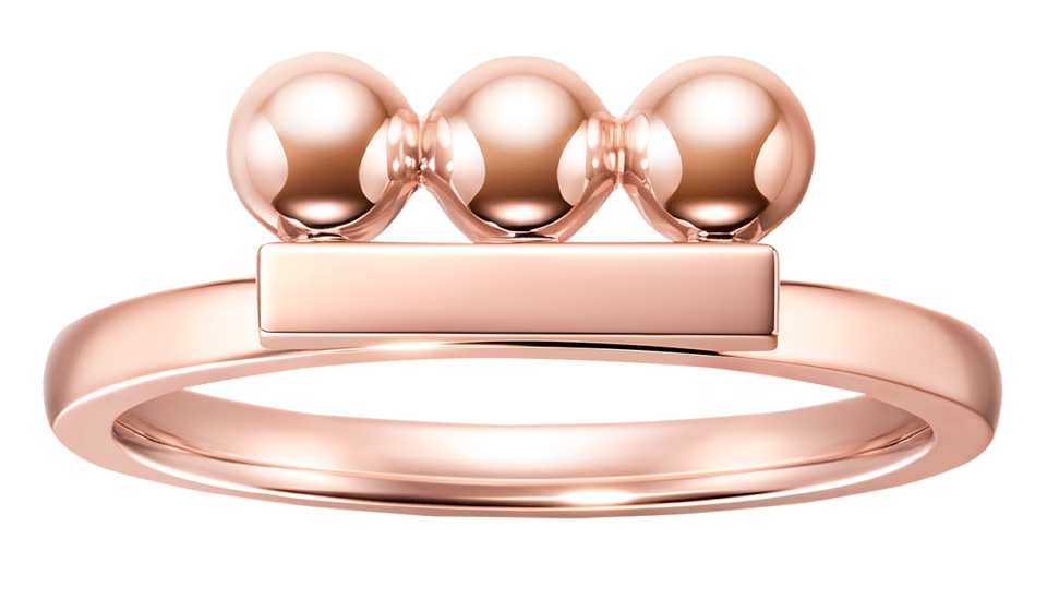 リング〈バランス シェイプ ネオ〉［18KSAKURA ゴールド］¥280,500（タサキ）