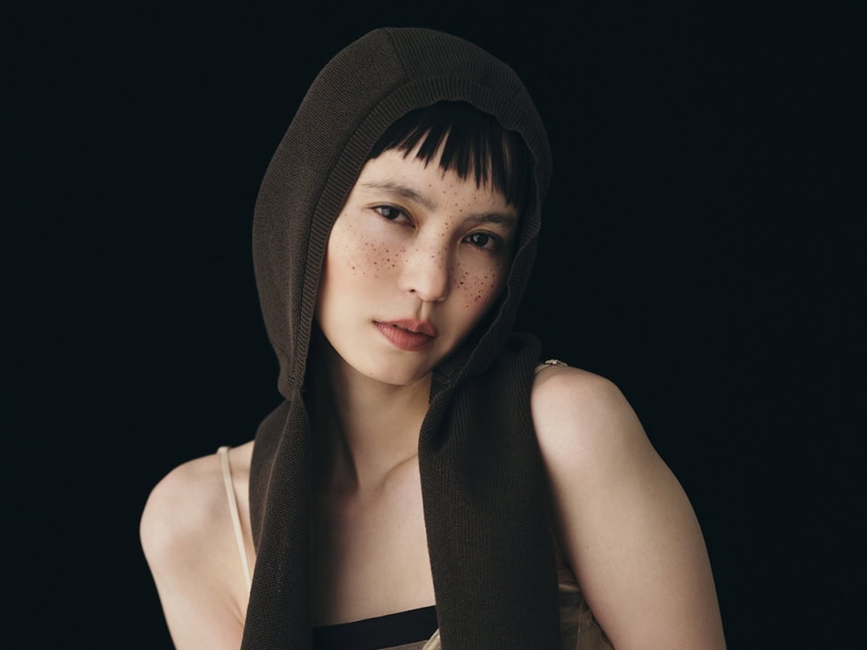 「MBTIはINFP-A(仲介者)でした」ミステリアスな魅力の【比留川游】さんが読者の質問にたっぷり回答!