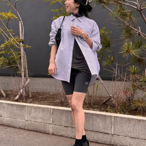 【40代スナップ】機能性×洒落感。 ノースフェイスの「ストライプシャツ」がイイ!|佐竹彩さん