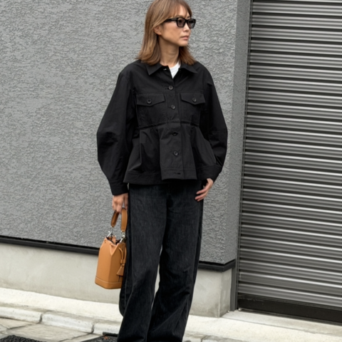 【40代スナップ】楽ちんコーデに「ペプラムシャツ」をさらり羽織れば即洒落見え!|蕪木直子さん