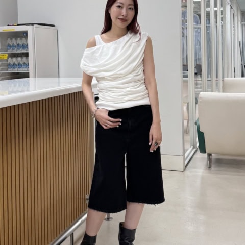 【40代スナップ】この夏はきたい「デニムショートパンツ」を大人に着る丈感って?|長塚理紗さん