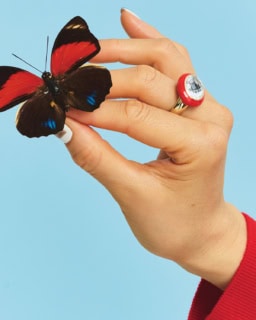 リング［K14YG×クォーツ×エナメル］¥1,408,000（ロビンソン ペラム／チェリッシュ インク）