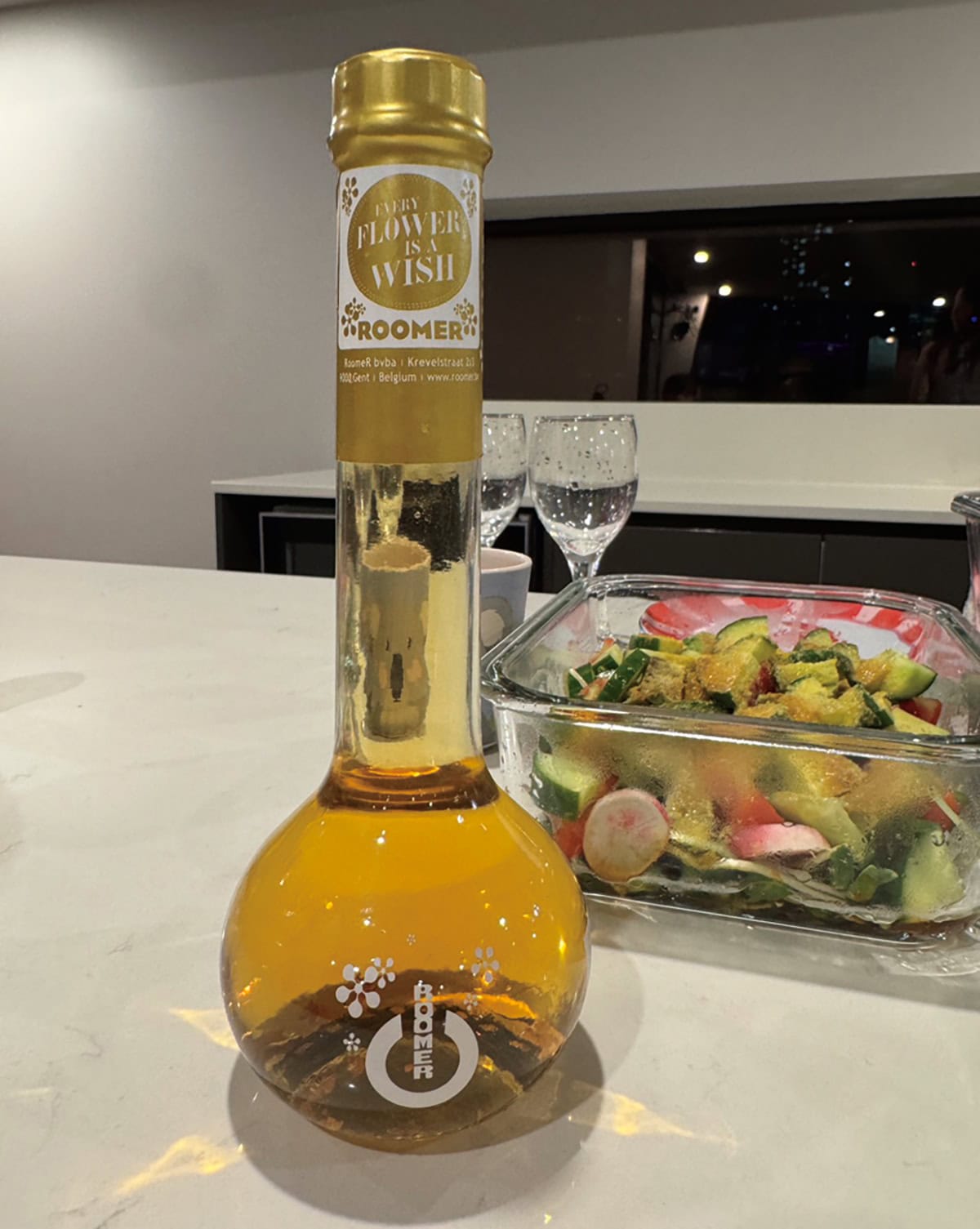 エルダーフラワーのお酒ですって！（ありさちゃんのお宝）かなりからだによさそうな味だった♡