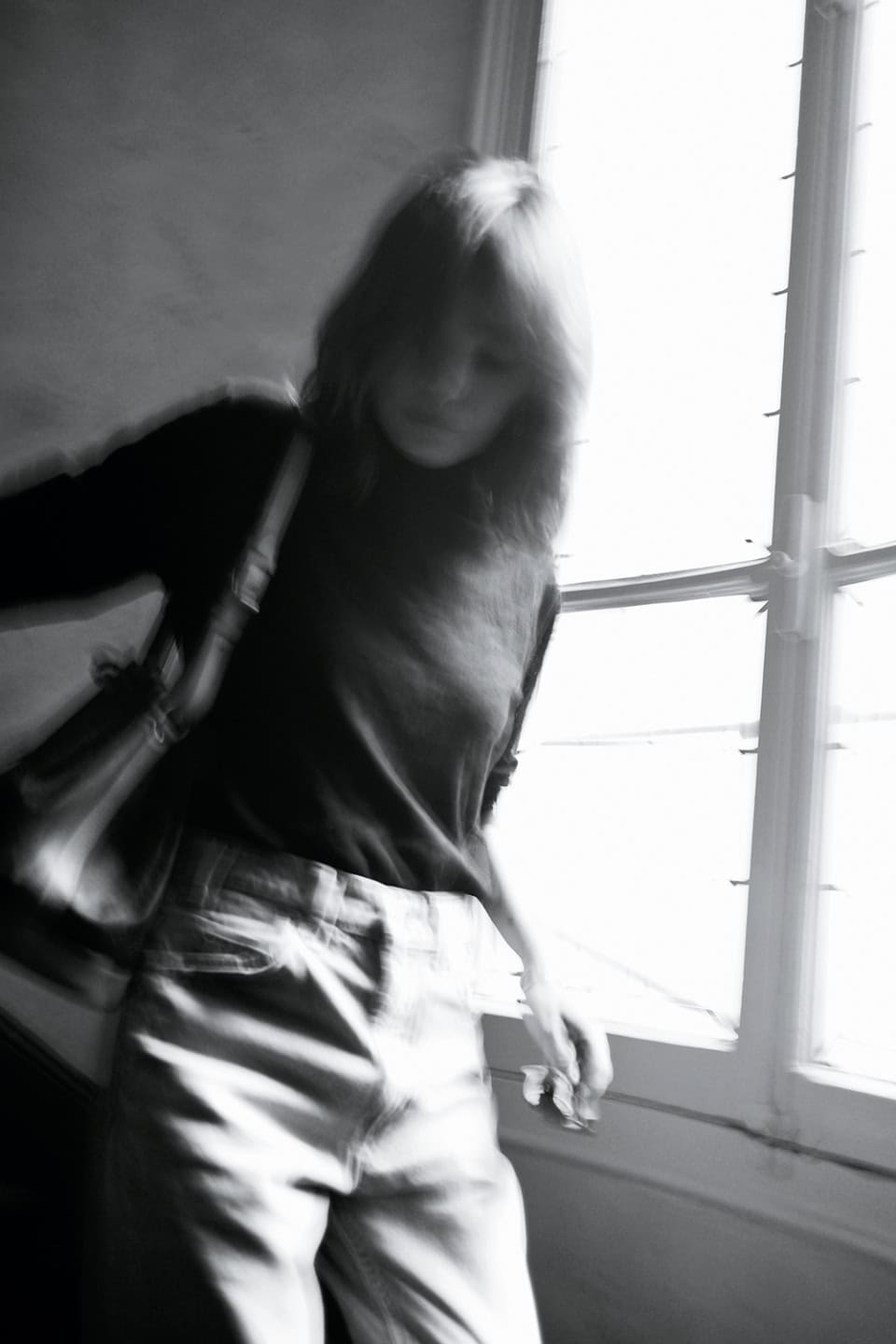 バッグ〈プチ・ノエ〉［H27×W27×D21㎝］¥308,000、トップス¥355,300、ブレスレット¥92,400（全てルイ・ヴィトン／ルイ・ヴィトン クライアントサービス）、その他梨花私物