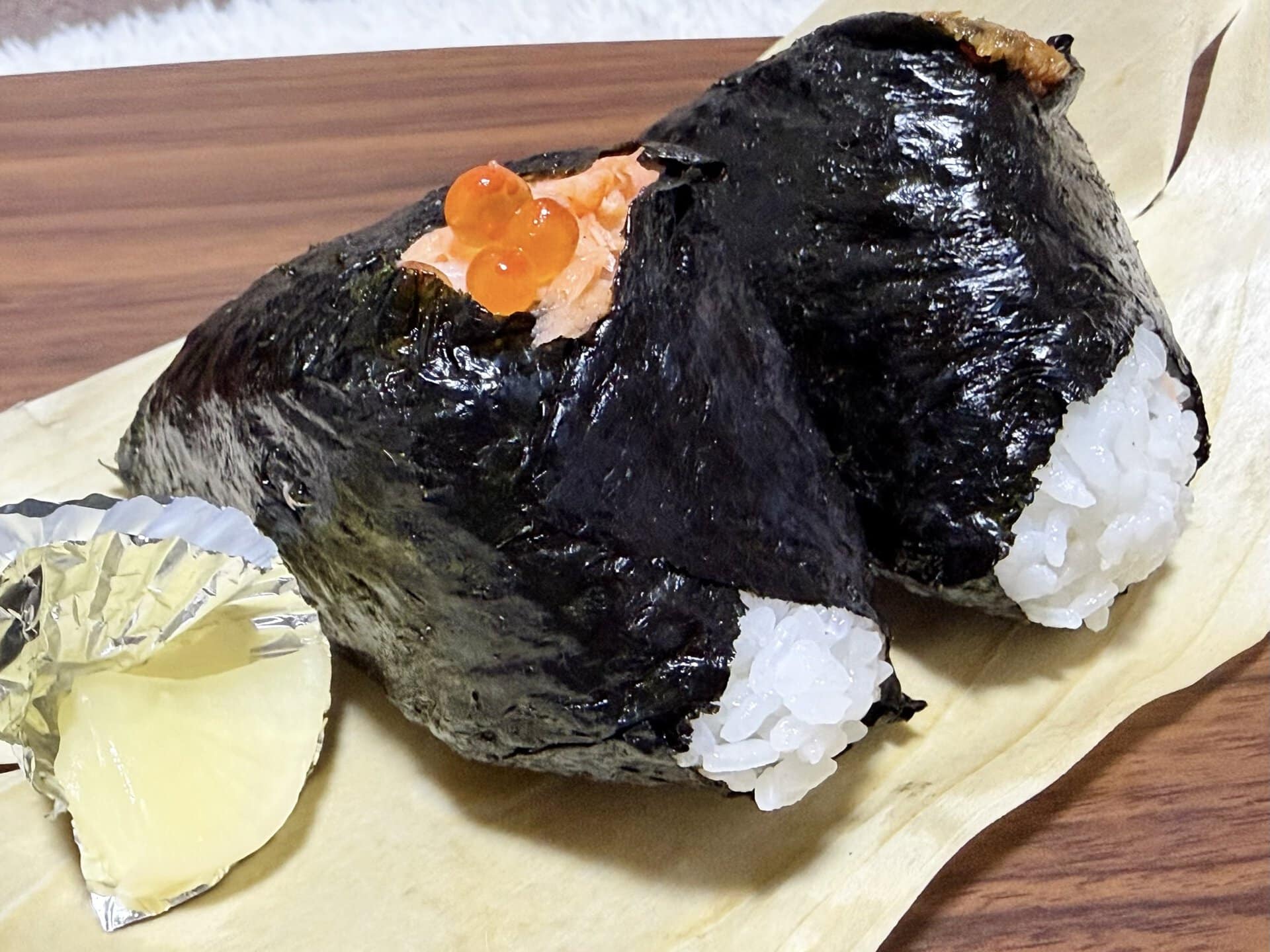 「鮭いくら」と「もろみじゃこ」