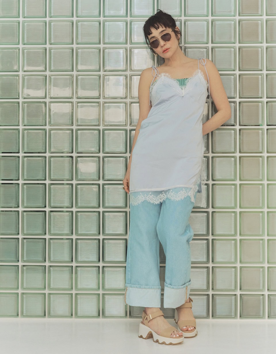 「軽くて歩きやすい!」「自然に盛れる!」【SOREL】の新作サンダルでいつもの着こなしをアップデート