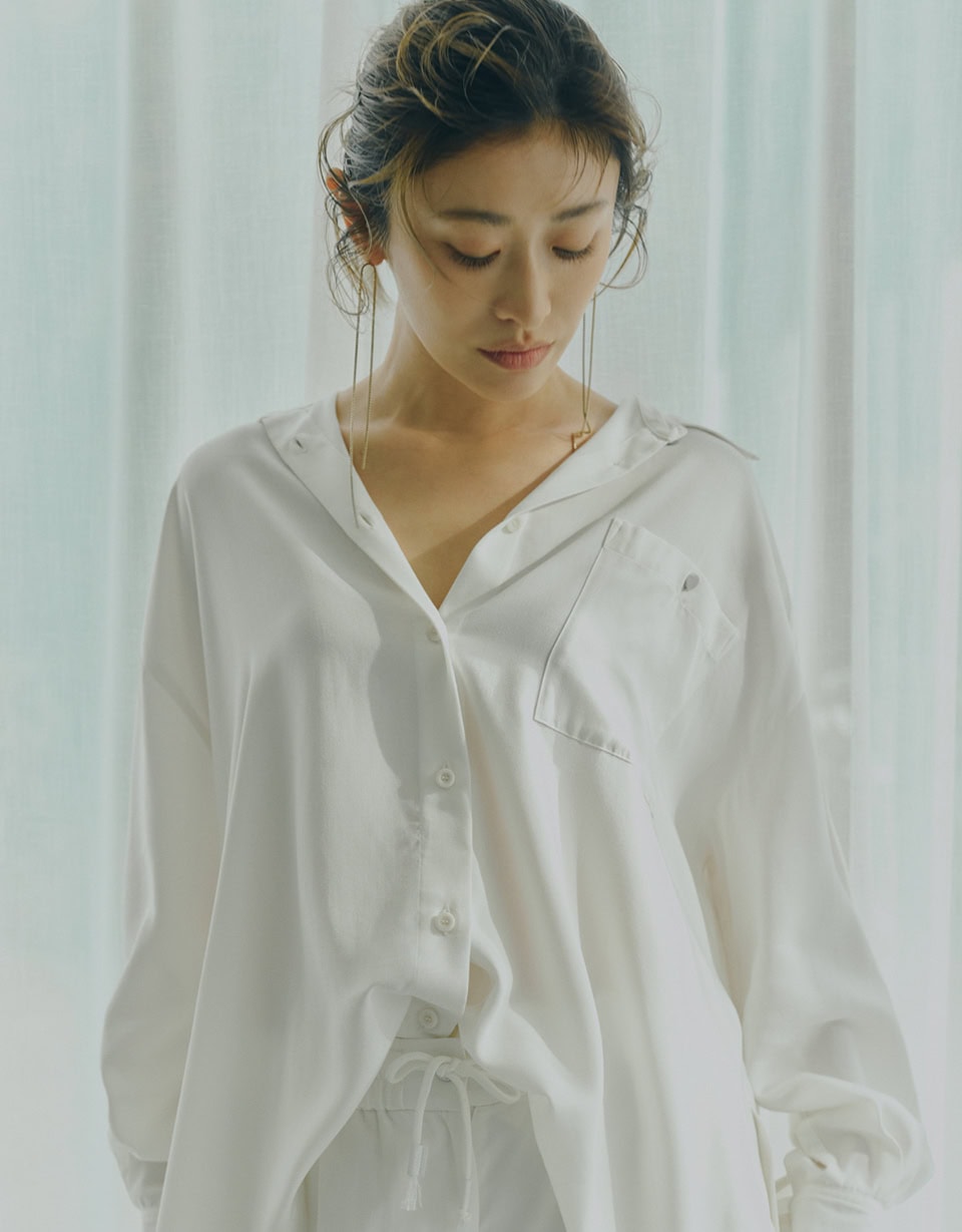 TATRAS
山田優、「タトラス」のリゾートコレクションで初夏の空気を纏う