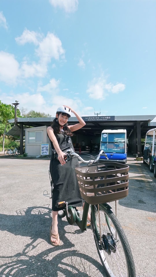 お腹を満たした後は心も満たすべく、島内を自転車で散策！