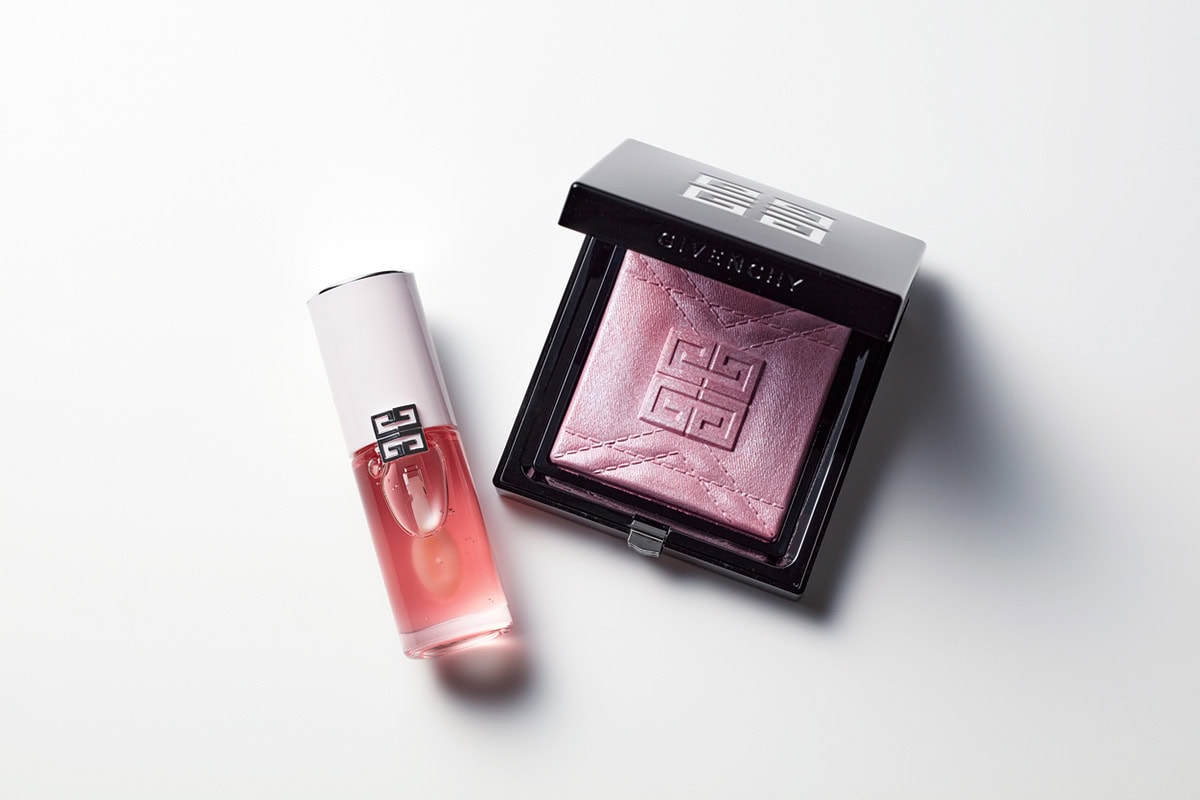 左から：PFCT・セラム・リップオイル No.00 ローズクォーツ ¥5,280、プリズム・リーブル・デュアルトーン・ハイライター No.001 ライラック・ピンク ¥7,700（共にパルファム ジバンシイ・4月1日発売）